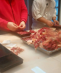 吃个地道的牛肉火锅 三八折优惠着呢