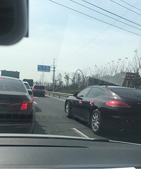 ����·�Ͽ����ö�鳵�ӣ�������ʱ�ݵ���Ϲ��