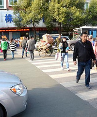 关于礼让斑马线 我遇到了这么一件纠结的事儿
