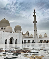 ����˵�߾��ߵ��ж�֮�ã���ɳ����̲������һ�۾Ͱ��ϵĳ��У�