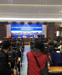 ��������б��������п���ѡ��Ŀȷ������Ȼ�������