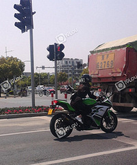 ·��һ����Ħ�е�С��� ˧��!