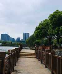 三塔春色
