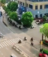 ���˽�ͷһ����������ײ�ϵ綯����û�뵽��