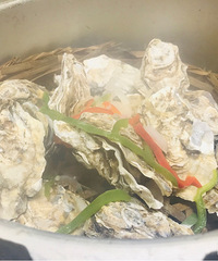 大晚上来嗨吃个大生蚝!一打90 很新鲜也超级好吃