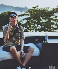 92�����ʦGG��Ů�ѣ��Ϻ����з���һ��20�����ҵĳ�