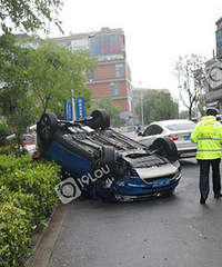 ˾�����ֱײ�����ˣ��Ľų��죡