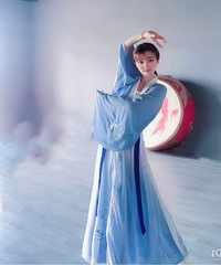 94年MM 牡羊座 年薪3-5万大爱古风 人超美!