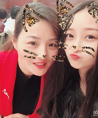 我的村花妈妈18岁生了我 现在我带着宝宝一起作你!