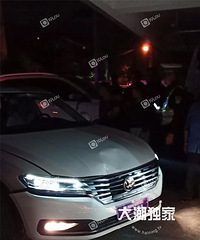 �����³� ����һ˾��һ������ײ��50�����ӣ�