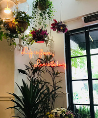 多半在排队的一家店 微辣鸡肉卷分量超足