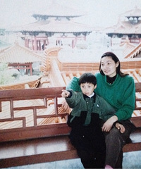 上学时打回家的电话可能就是要生活费 妈妈却总是问我吃饭了没