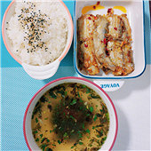 ����·�ϵİ���ʯ