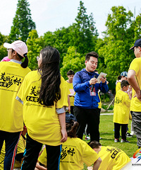 �ֳ��𱬣���ĩ����1000���˾ۼ�����3���ط����ڶ���Χ�ۣ�