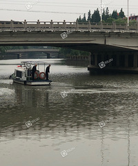 ���£���ɽ��·��������һ����ʬ ��˵�Ǹ����С��