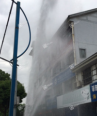 突发!海盐百尺桥水管爆了 水喷得三四层楼高