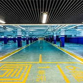 �ߵ�¥�̵ĵ��³���