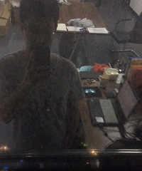 最近每天9点上班 晚上10点下班 7天上班 但我真的很快乐!
