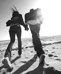 ���£�����Ů������һ���м�С������� ����ȴ˵��������