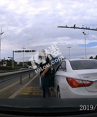 ����̾��������������Ȼ����ֱ��׳��˵���������������