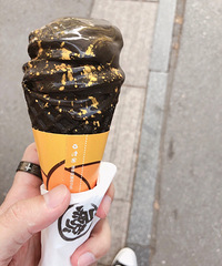 打卡网红店琉璃鲸 谁还不是个孩子