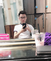 打卡网红店琉璃鲸 谁还不是个孩子