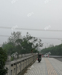 ���գ�����������Ҫ������һŮ��ֱͦͦվ�ű����ƾ����쳣