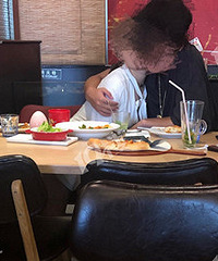 ���۾�����ͥ�����������Ů����������