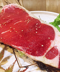 我竟然在日式烤肉店里迷上了一碗炒饭 牛排真的比脸大