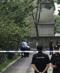 һ���·���������¥���������С����ô�ˣ������ҳ�20cm���