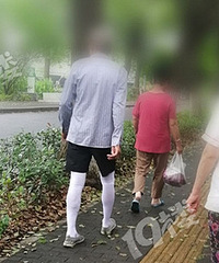 �����ү�����촩��ɫ������