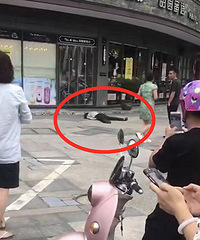 ͩ��һ���Ӵӱ��ݰ�¥����