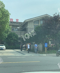 ����ĳС��ҵί�ᱻ��û��ҵ��ͬ�� ˽�Գ�����¥����