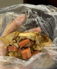 【夏日种草推荐】同事帮忙带的三江蛋饼 加了米线里脊太好吃了
