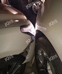 ���³����������ֱ�к�ת�䳵����ײ����ҿ���˭�����Σ�