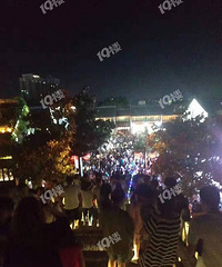 �о�ȫ���˵�С���¶������ˣ���ɽ·�ºӶ±���·�ϳ�����������