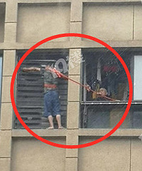 ̫ƴ�ˣ�����ĳ�ߵ�С����ҵ�߿���¥