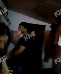 ���۾���4��Ů�����ű�¶���ڼ������������黹��ץ������