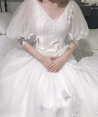 这家店的婚纱和妆容都偏清新自然 是我喜欢的风格