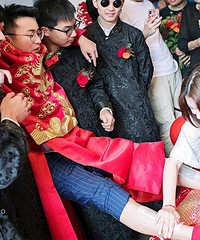 撕腿毛环节失败 败在劣质的脱毛蜡纸! 一根毛都没撕下来!