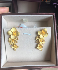 我买的绣球花系列一套 炒鸡喜欢啊 当时金价320一克买过来的