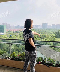 傅园慧来新中国际了!这是要来买房的节奏吗?