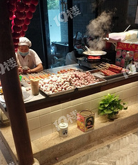 看了十九楼来打卡南门头美食 生意太好限流了!