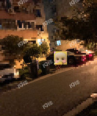 曝光!嘉兴老小区里的新型占车位方式 网友:像蹲坑...