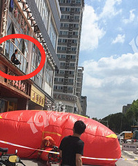 �˲Ź�Ԣ�����ܵ�2¥��¥��ɱ��