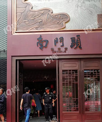 进南门头终于不用排长队了!不像上周一等半小时一小时