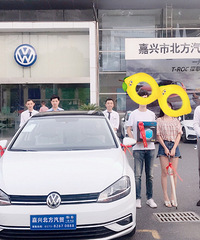 ��־�����ڼ��˵�8��ʱ���￿�Լ����� ��ҵ����˫����