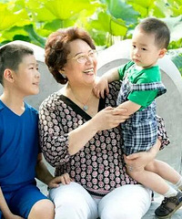 婆婆习惯太差 感冒严重还接近宝宝 导致孩子被传染发烧