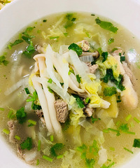 记忆里一直想念徐州的羊肉汤 自己买了块羊肉 但煮不出那个味道