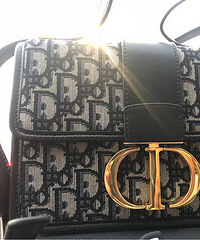 û��һ��Ů�����ܾܾ������ģ����������ðٴ�~